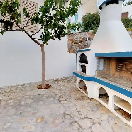 Theaktis Homes *